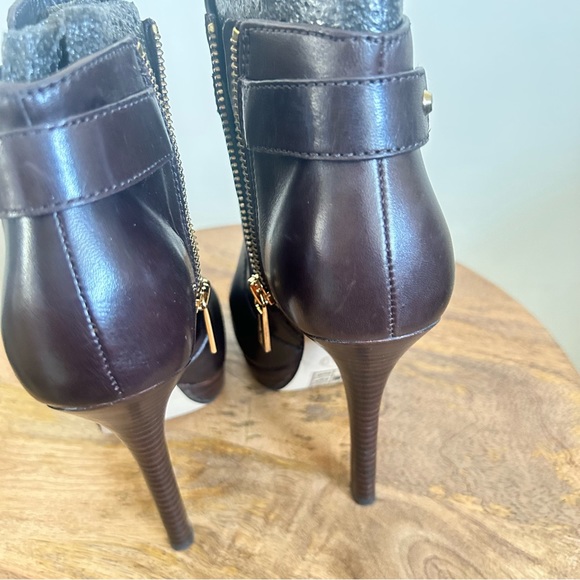 MICHAEL Michael Kors NWT Wyatt DK Chocolate Leather Platform Heel Booties Size 5 - Picture 7 of 8